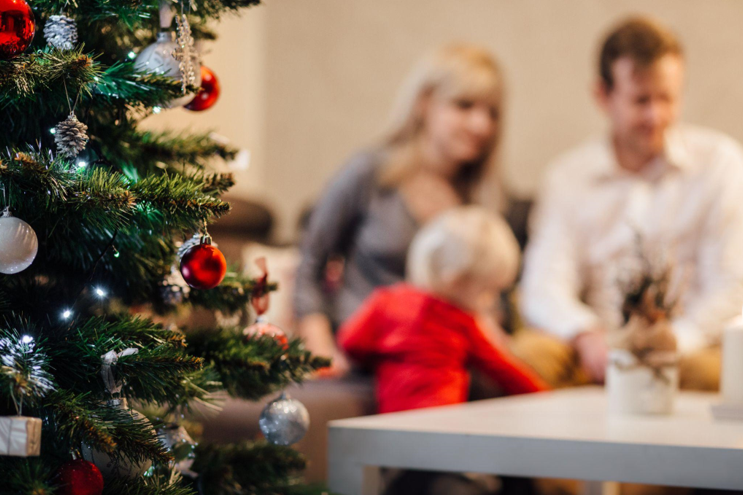 The Beauty and Ease of Artificial Christmas Wreaths